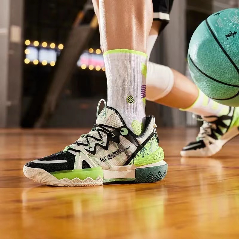 匹克和361篮球鞋哪个好（国产新品！匹克帕克4代回归，361度新鞋好帅，特步抄袭李宁驭帅？）