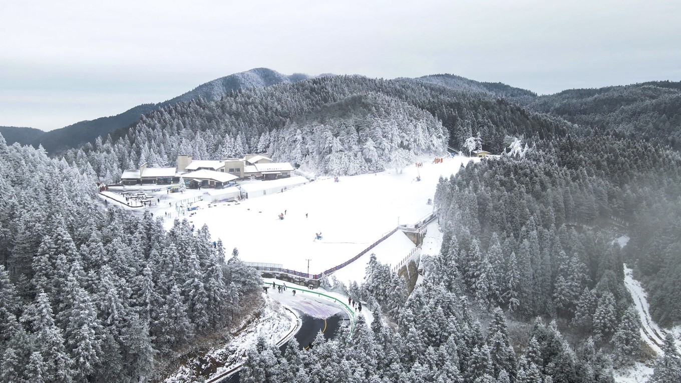 江西明月山滑雪场图片