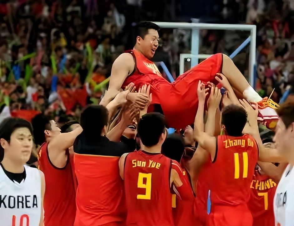 中国为什么抵制nba(勇士可以等库里，男篮为何不等王治郅，从不归门事件探索中国篮球)