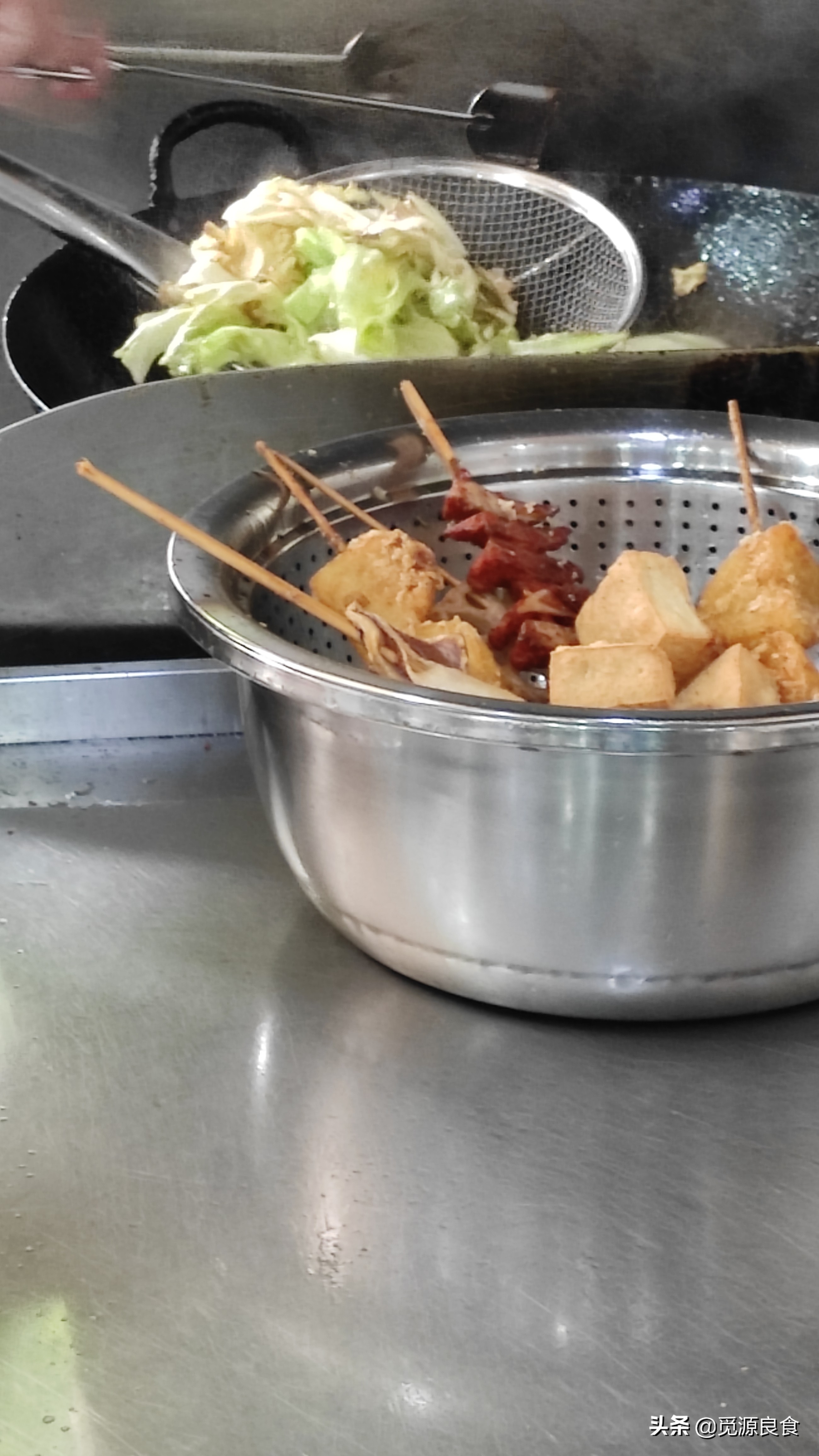 来武汉旅游，汉口这边的深夜美食推荐，这5家夜宵小吃店好吃不贵