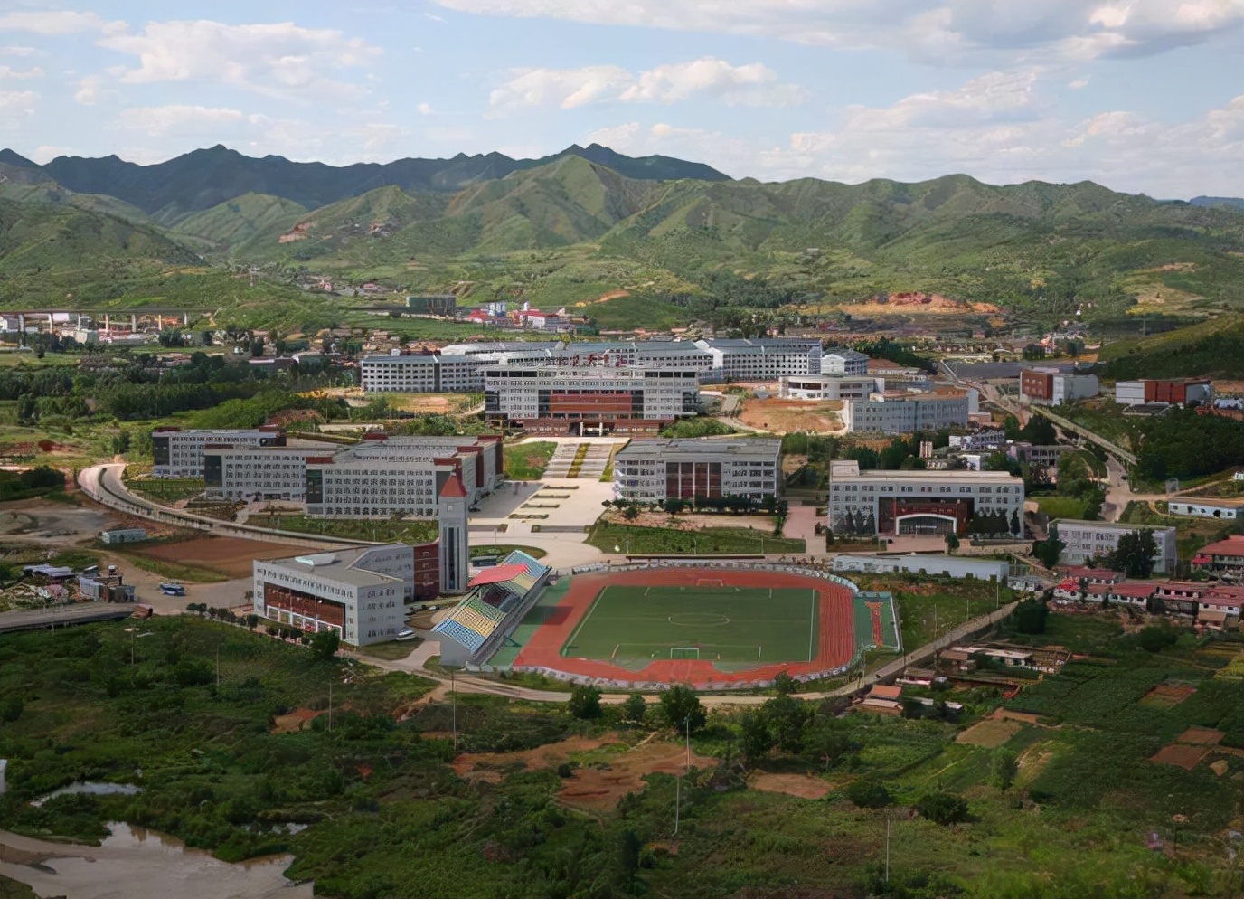 学医药，选好专业，抓住机遇？这些现代化产业学院你知道多少？
