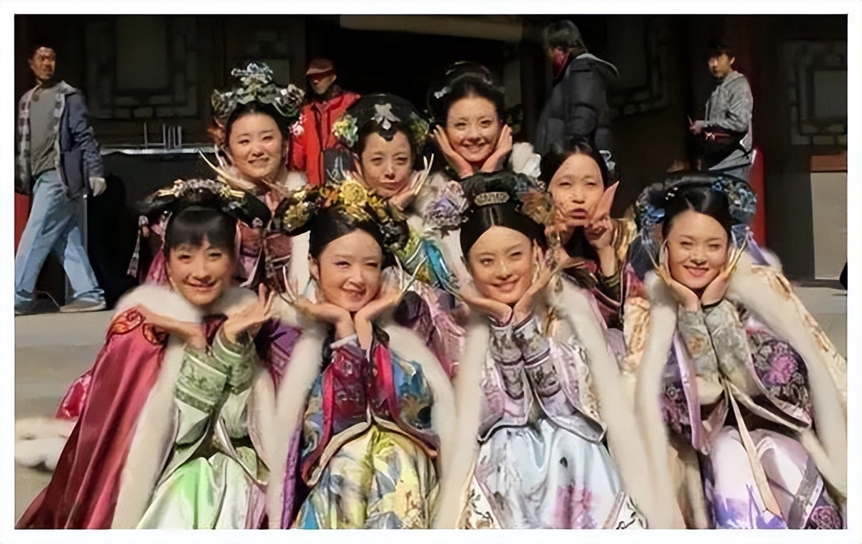 经典剧集的“边角料”，八戒骑摩托、妃子玩手机，谢谢，有被笑到