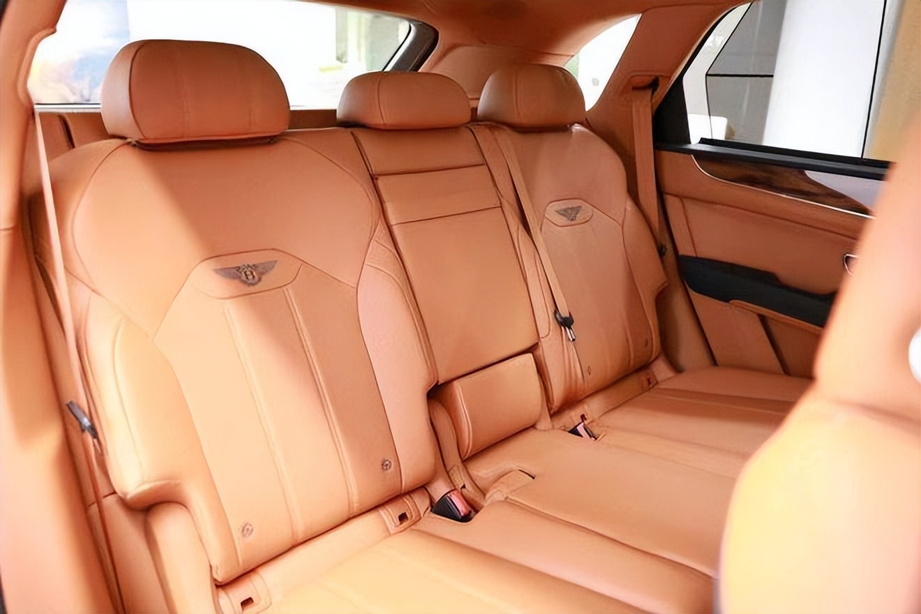 英国皇室御用全新款宾利添越4.0豪华座驾