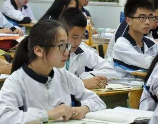 “比预想得好”，高考分数与模拟考分数能差多少，学霸说出实情