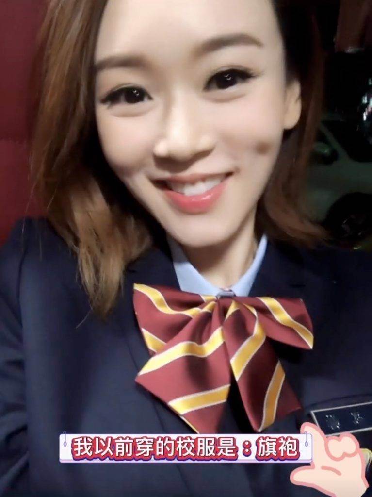 43岁港姐冠军晒学生妹造型，被嘲装嫩博关注，一对儿女生父成谜