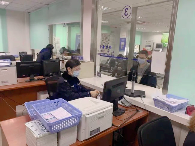 驾照到期了如何换新驾照,驾照到期了如何换新驾照异地更换