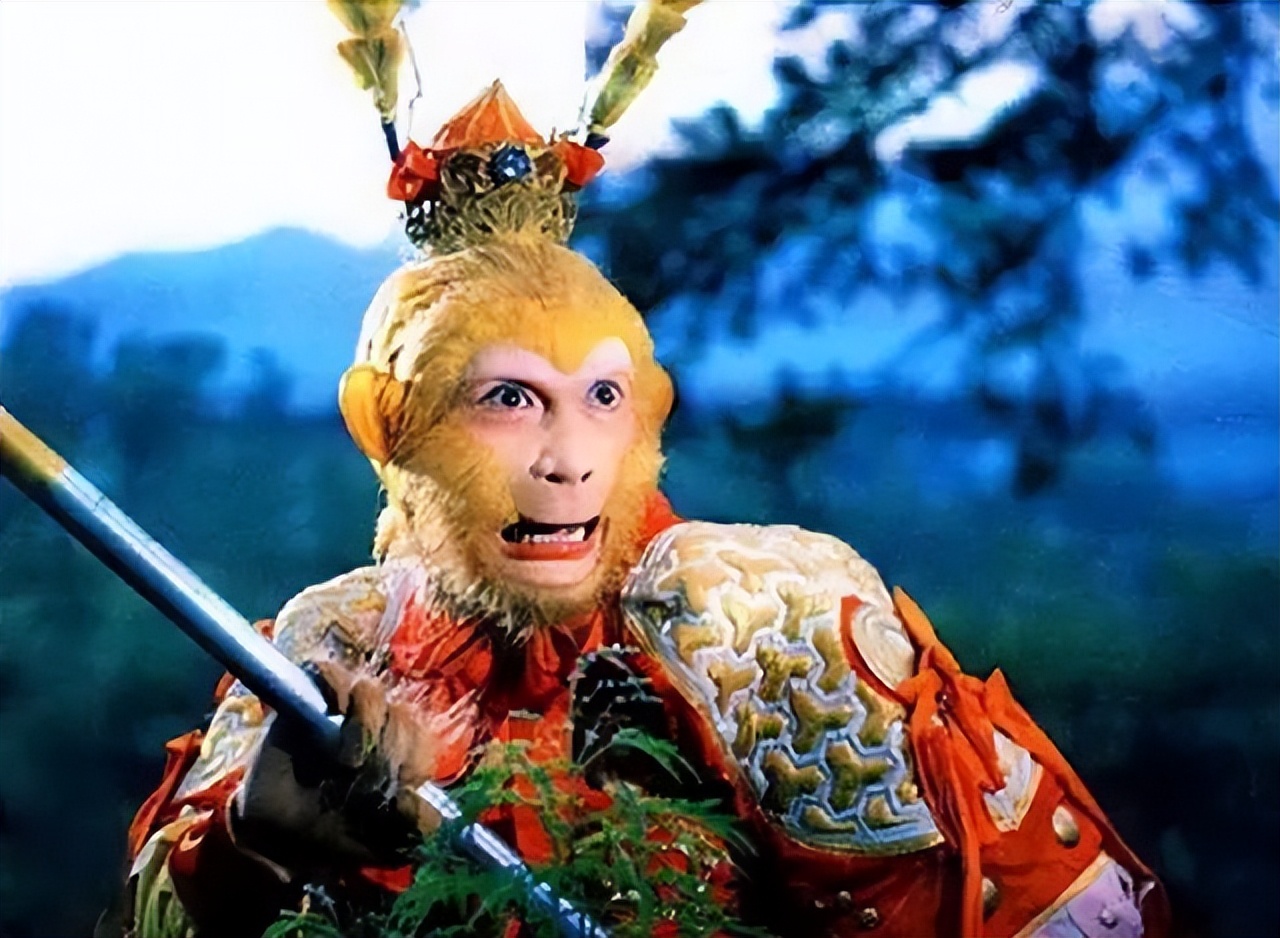 ",那个天不怕地不怕,容不下任何妖魔鬼怪的孙悟空就这样嵌刻在我们的