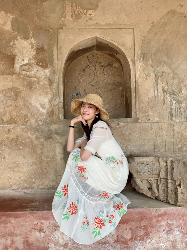 钟楚曦：中性风、法式风、港风，你想要的我都有