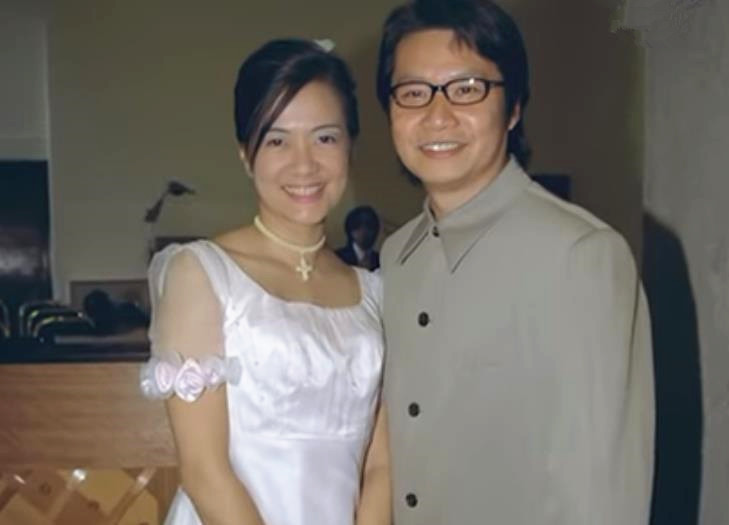 郑子诚夫妇罕同框，演员妻子息影多年气质依旧，曾演《鉴证实录》