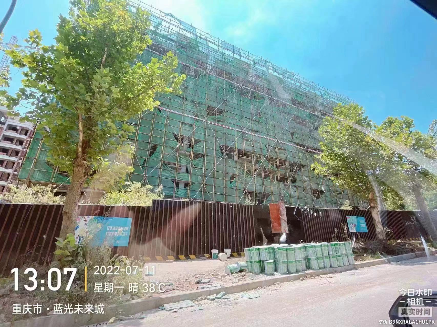 重庆一女子买婚房遇烂尾被迫推迟婚期，与小区业主发声明拟断供，律师提醒：起诉开发商解除买卖合同可免责