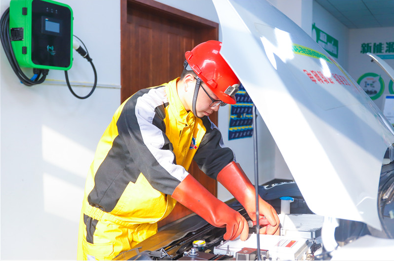 新能源汽车维修人才短缺，现在学习，先人一步
