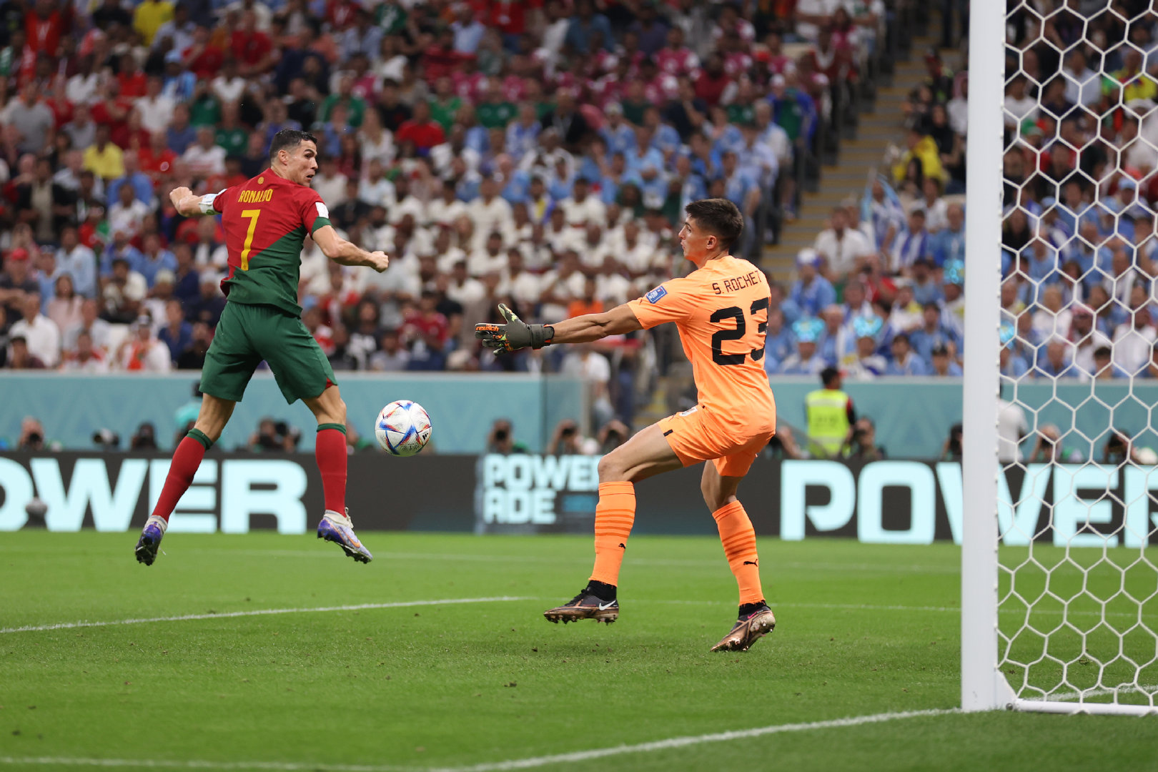 世界杯-B费双响C罗空欢喜 葡萄牙2-0乌拉圭 两连胜提前出线