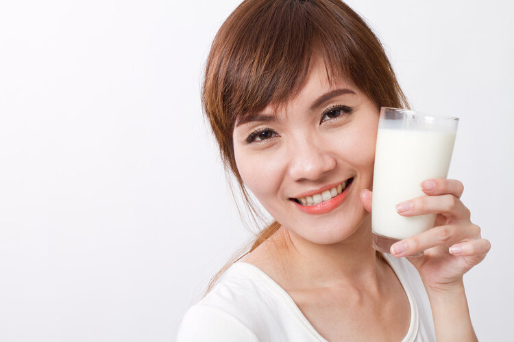 牛奶中全是防腐剂，不仅有毒还致癌？3种“假牛奶”才真的要少喝