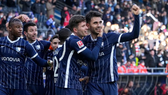 菲律宾为什么踢德甲（拜仁47年一见的滑铁卢，由这位菲律宾国脚制造）