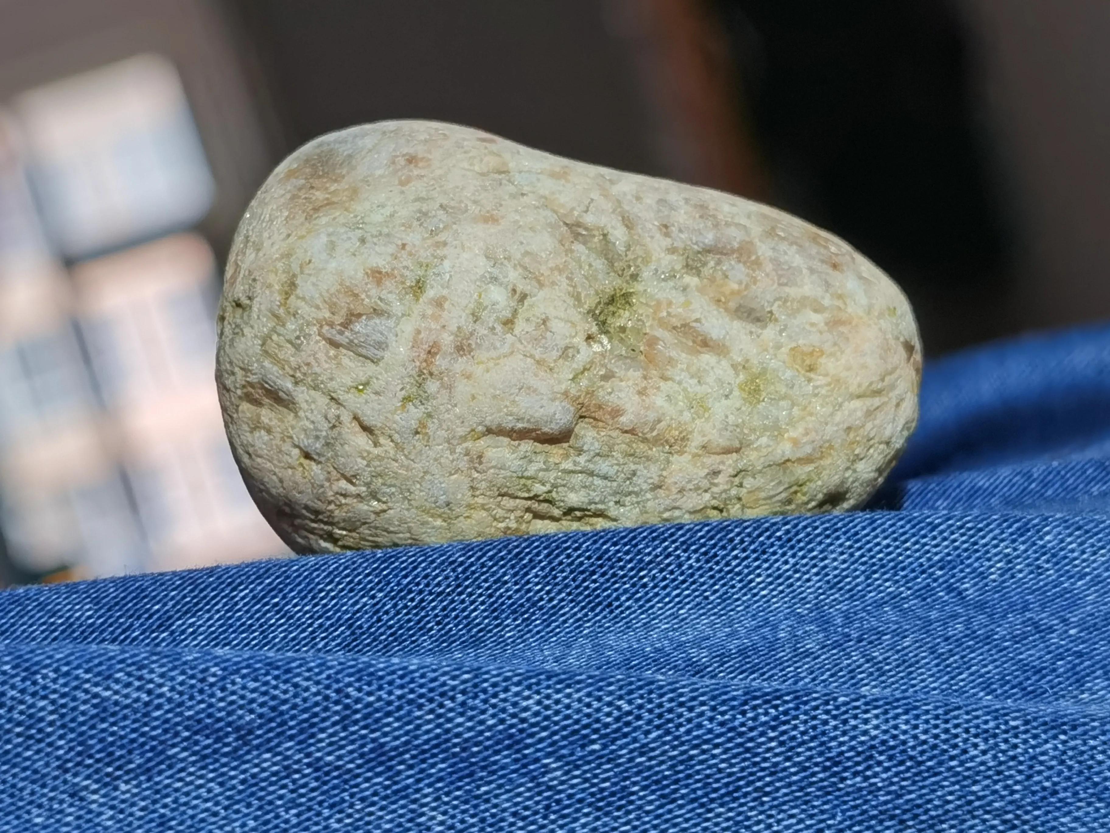 有点象橄榄石陨石