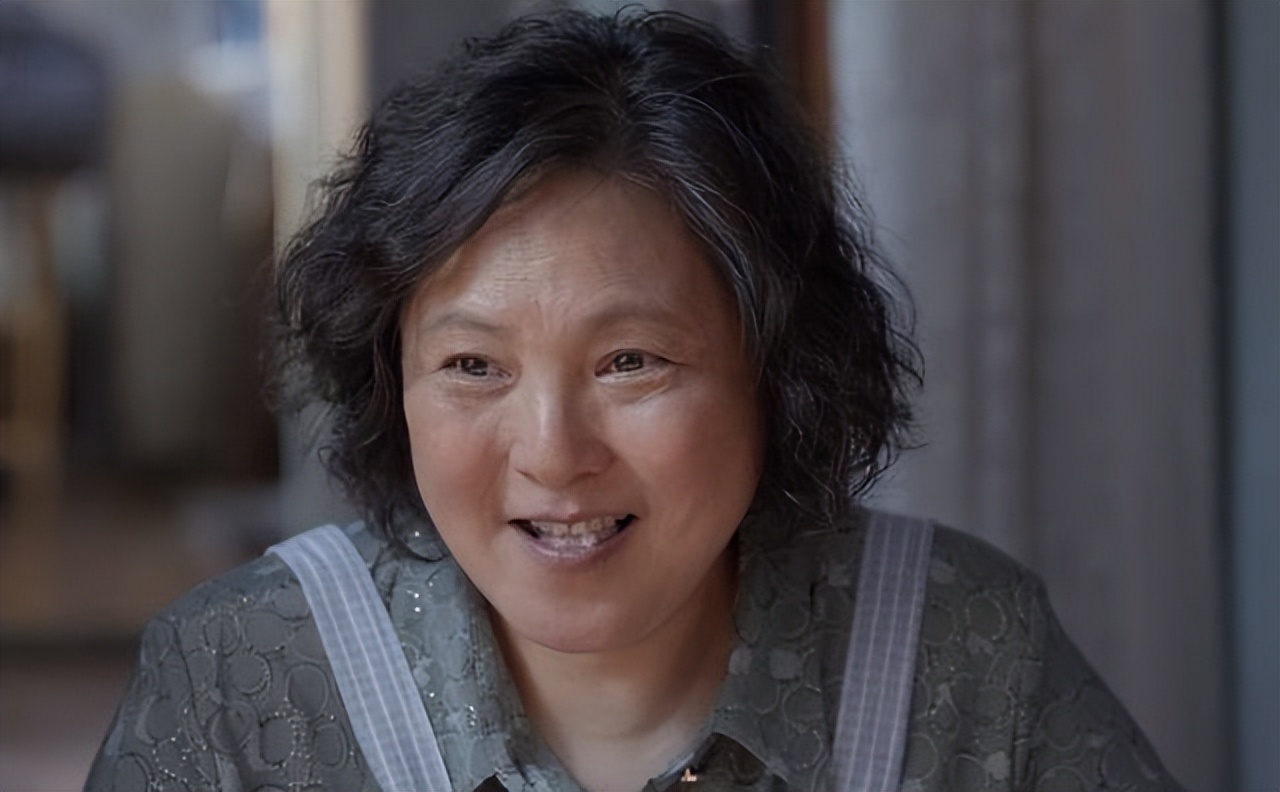 被郭凯敏"逼"离婚,流落街头,张芝华报复前夫的手段"太解恨"