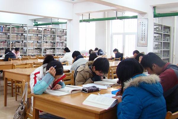 川大一男生女厕所偷拍，被开除学籍，10天内多所高校发生类似事件