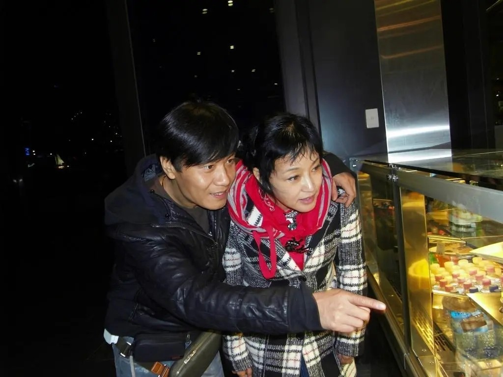 沧桑阿峰：难忘和刘晓庆两年婚姻，余生只想做儿子的好父亲