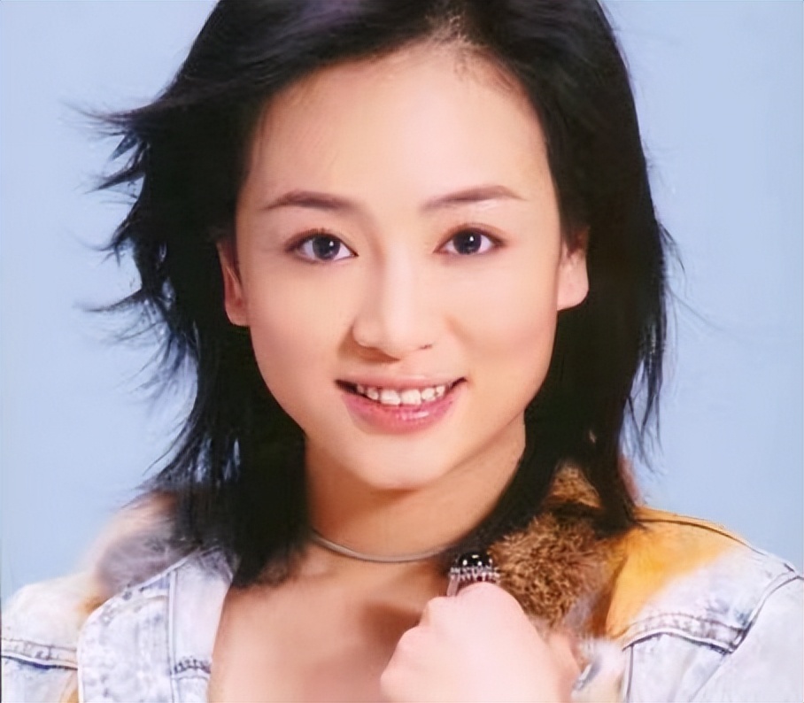 “尖嘴猴腮”别硬演公主，这8位女星告诉你，什么才叫金枝玉叶