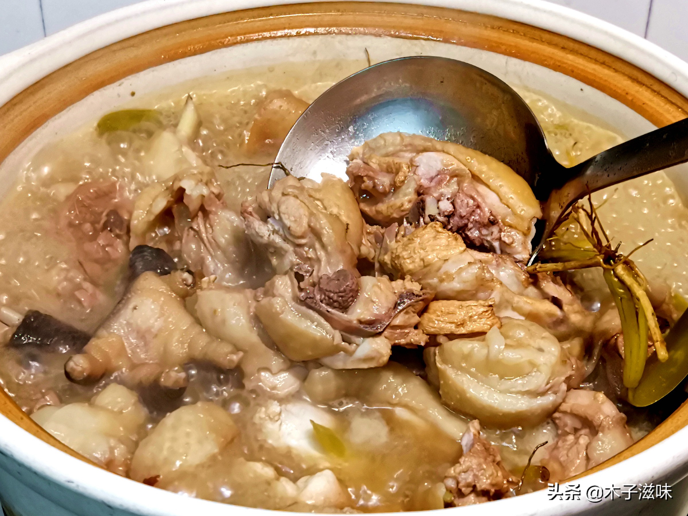 石橄榄鸡汤,甘甜鲜美,清热润肺