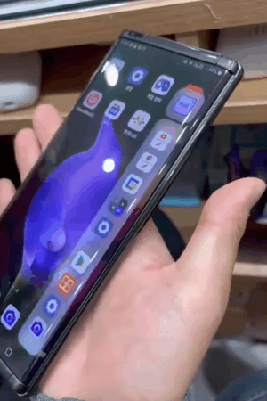 LG Rollable真机上手：屏幕可拉伸