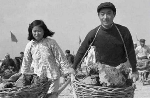 女贪官汤兰英落马记：贪污4万余包养7个情夫，终被挚爱举报