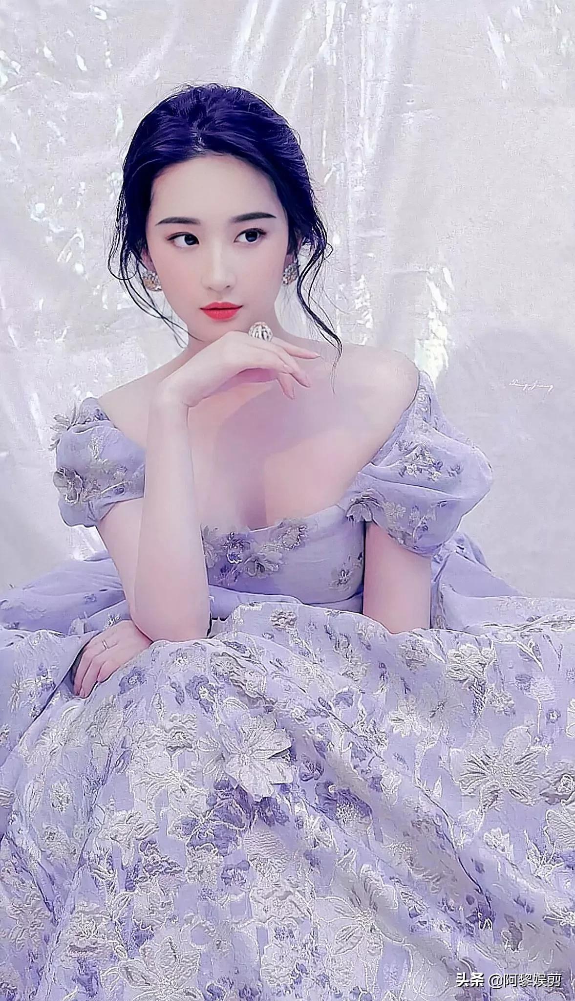 刘亦菲的这身装扮太漂亮了