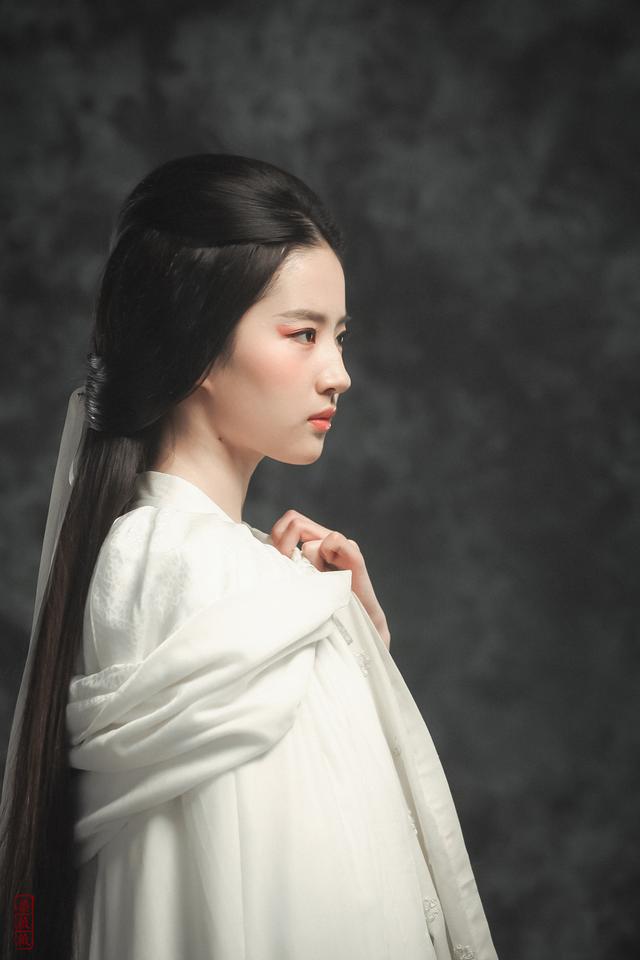 《铜雀台》中的刘亦菲,翩若惊鸿,美得让人惊艳