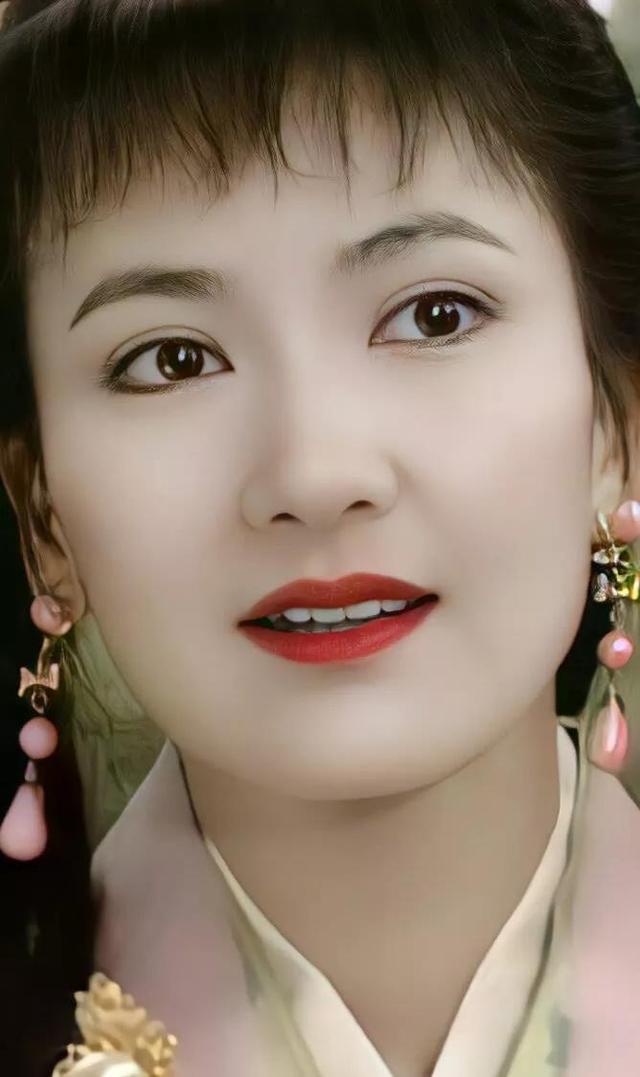 8位"叫不上名"的香港女配角,年轻时都是一眼万年,一见误终身