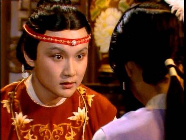 抹额造型别乱用，有人冷峻洒脱，有人呆萌可爱，关键还得脸型扛