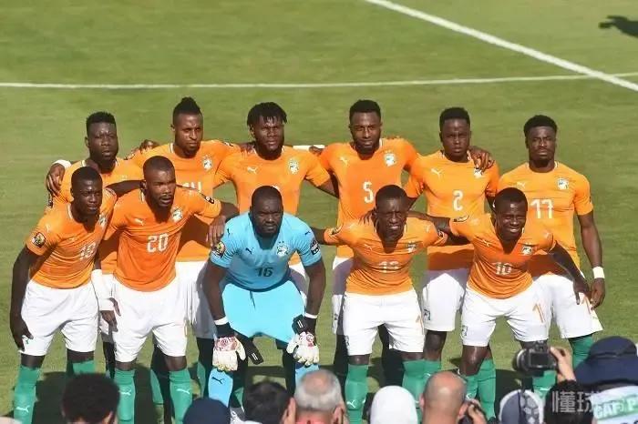 俄罗斯为什么没有进入世界杯（盘点各大洲缺席2022年世界杯的足球常客们与其缺席原因）