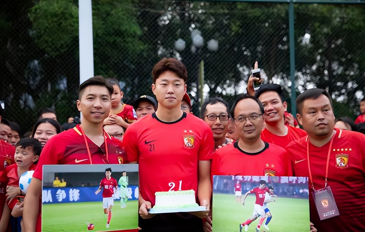 广州恒大外援最新消息（广州恒大采纳了我的建议，用正版球衣与波尔图交换外援）