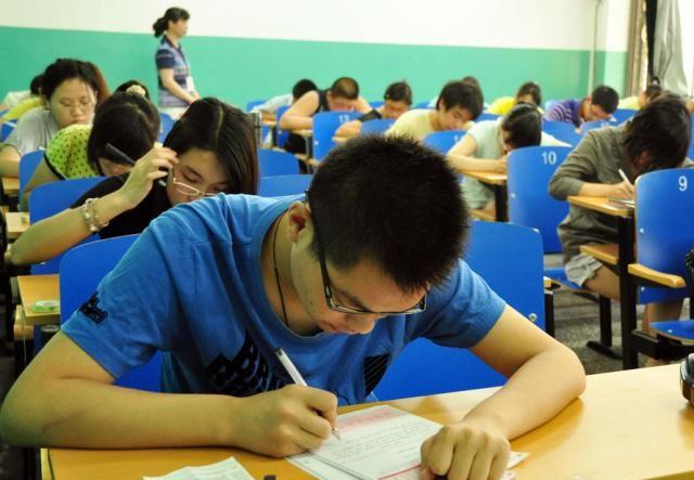 高考录取率已达八成以上，为何普高学生却吐槽，上个二本都很难？