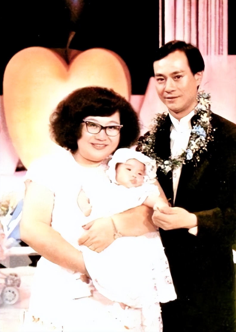 沈殿霞去世14年,女儿郑欣宜原谅父亲郑少秋了吗?