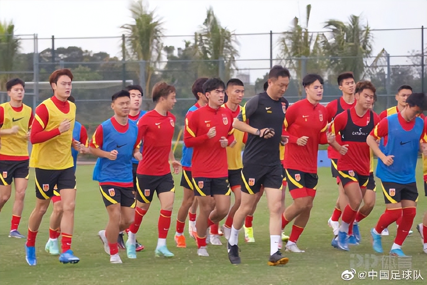 U23国足提振中国足球信心(足球报：U23国足提振中国足球信心 通过比赛认识到实力的差距)