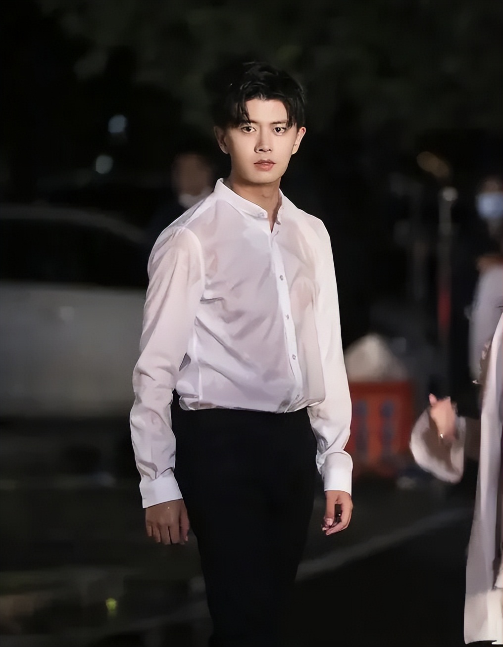 穿“白衬衫”的10位男星，个个“白衣胜雪”，气质干净