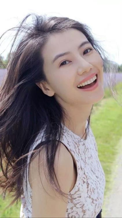 高圆圆：温婉大方，优雅唯美，气质女神范儿十足