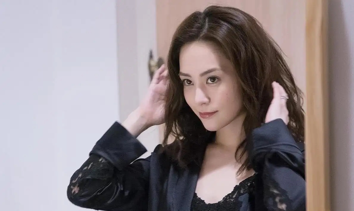 长着一张“高挑脸”，实际不到1米6的五大女星，最低的1米53