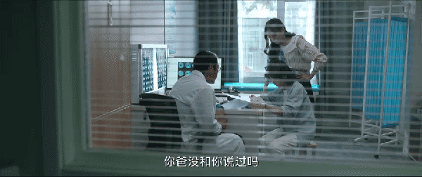 《天才基本法》首播：雷佳音稳健，张子枫入戏，万茜惊艳，该火了