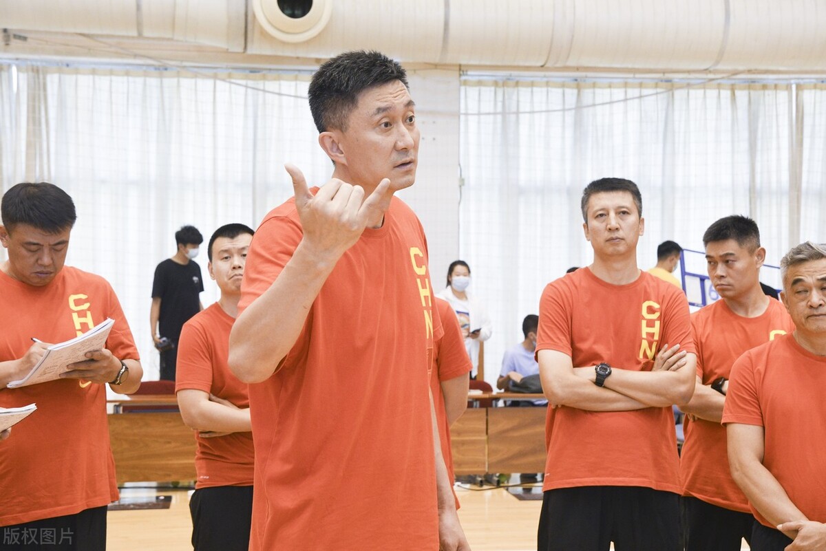 易建联没打世界杯(FIBA篮球世界杯官宣，35岁易建联有望回归男篮，杜锋终于等来了)