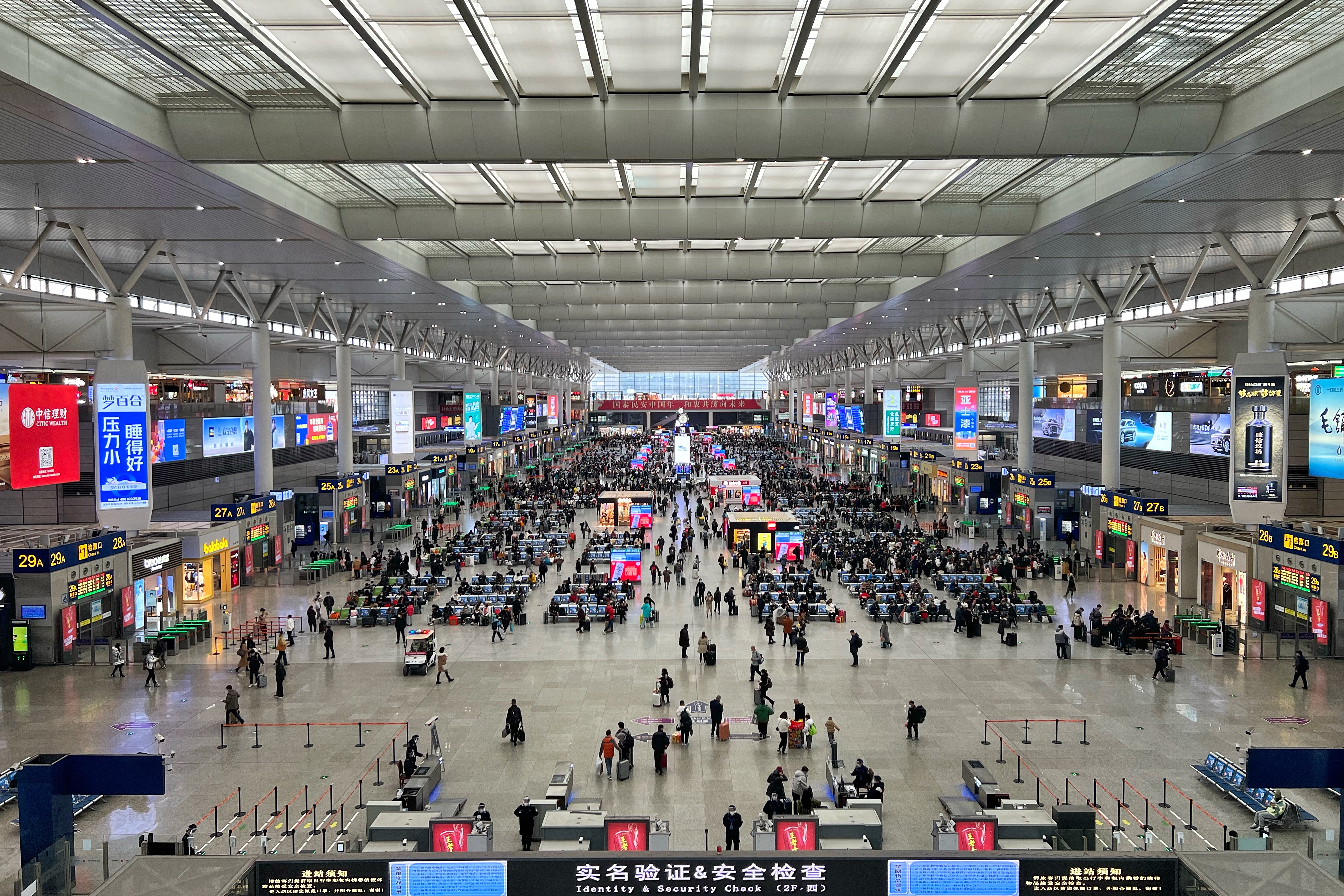 铁路上海站春运“无忧、暖心”服务旅客910万人