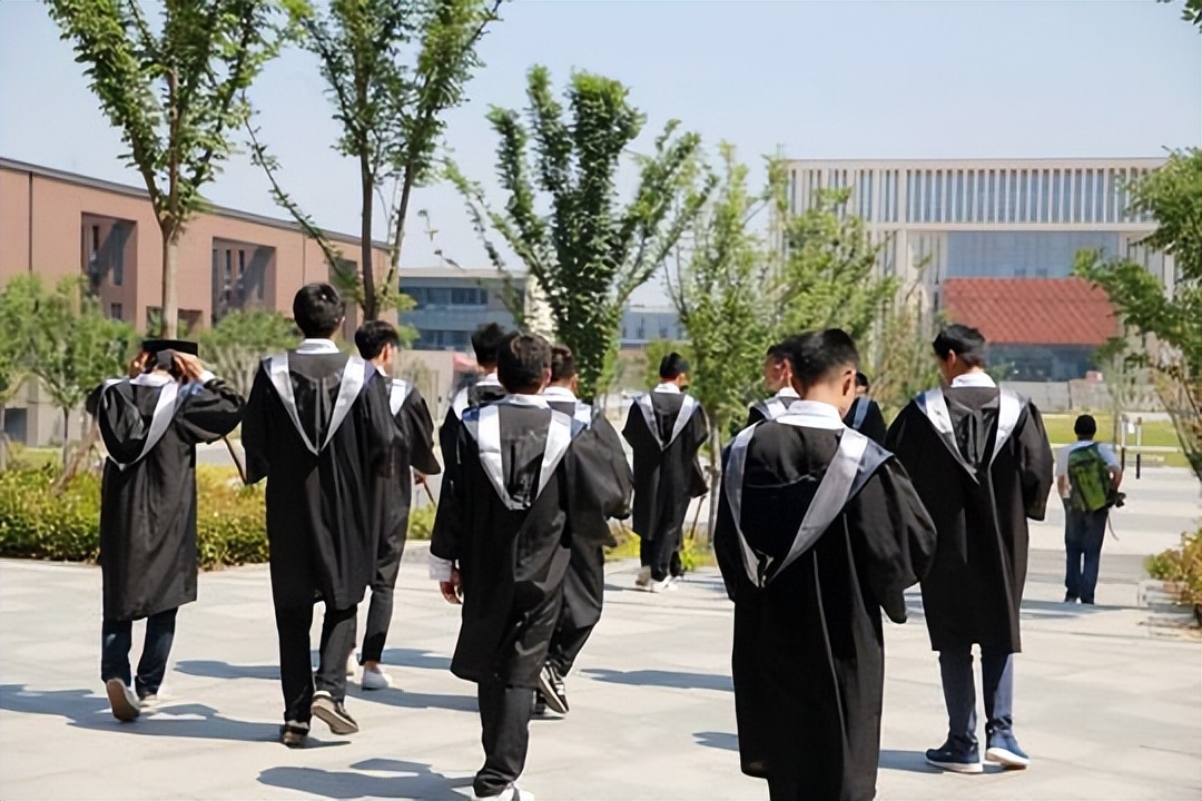 关于西电学生毕设找人有偿代做事件，官方回应来了，网友：要严惩