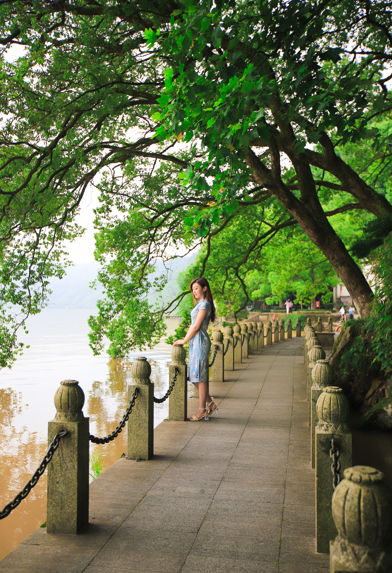 浙江晚上哪里好玩(桐庐两天一晚游攻略：带你走进真实的富春山居图，感受奇山异水)