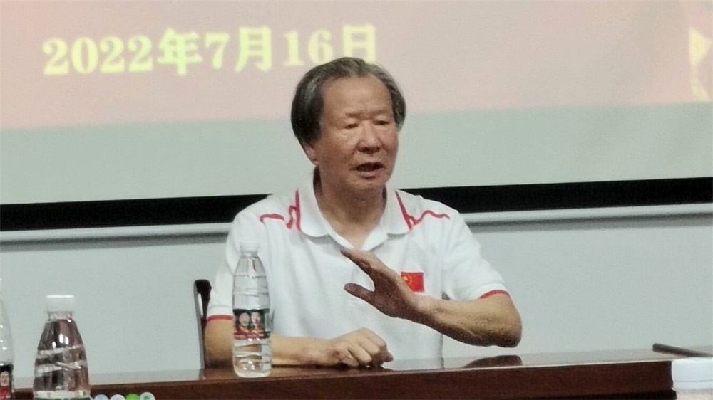 梅楚安参加优秀村发展交流