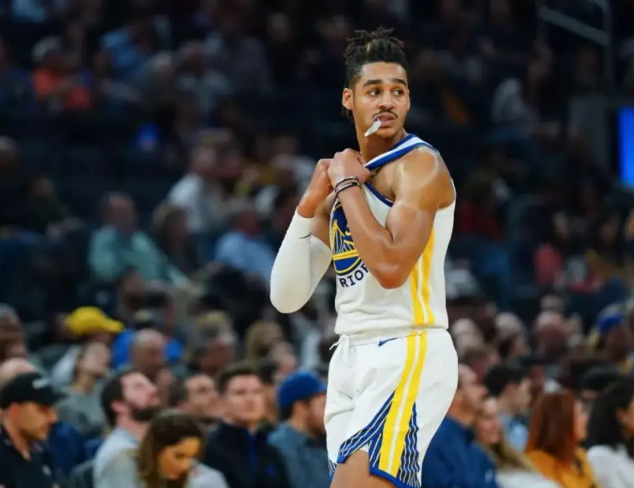 新水花兄弟 汤普森和普尔合砍67分 投入14个三分 逆转21分取胜 天天看点