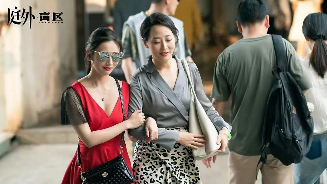 先是碎尸案，后是走私案，这部满屏血腥的新剧，凭啥收获全网赞誉