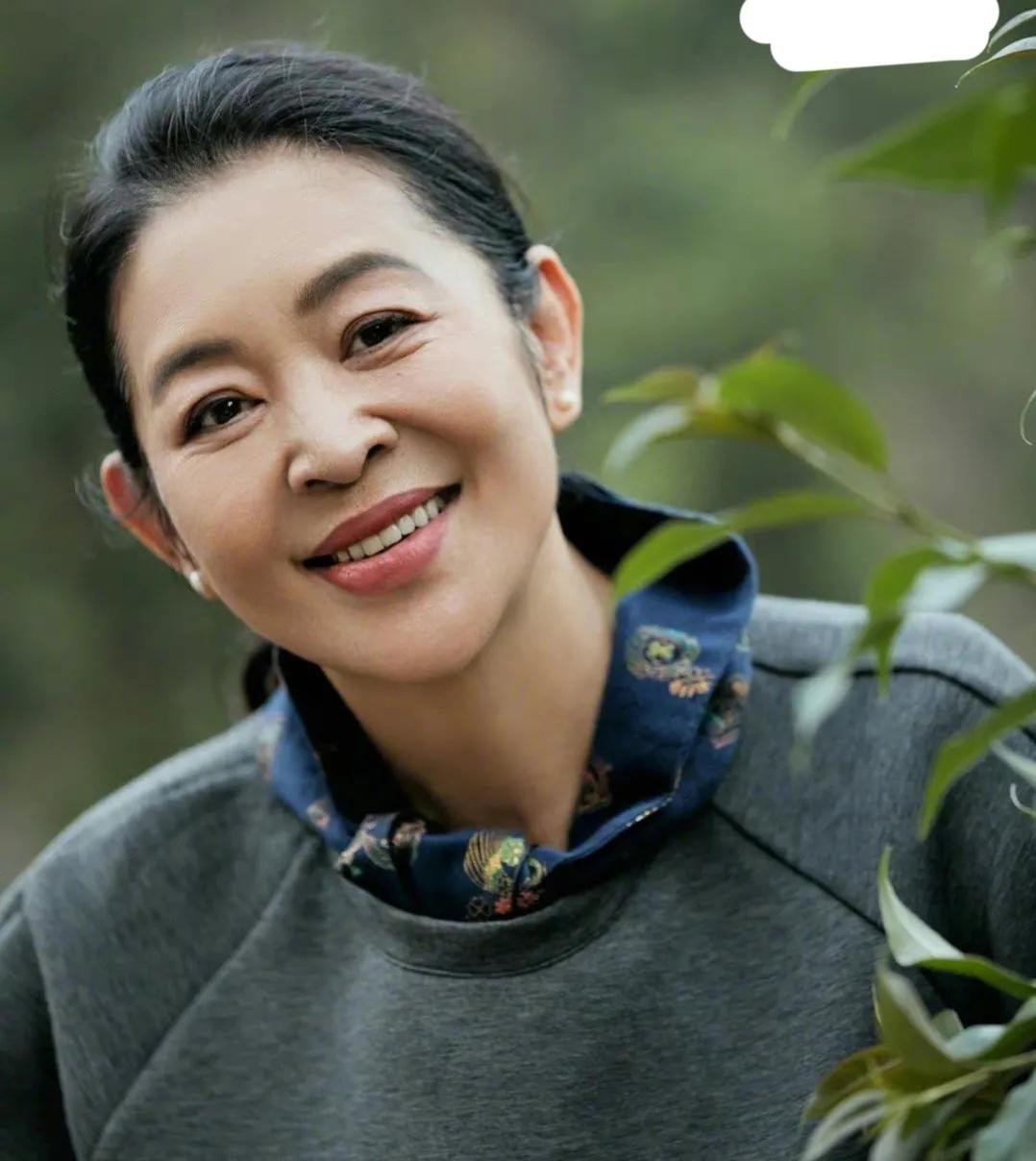 央视主持人神奇的亲戚网：撒贝宁有个亲妹妹，刚强和徐春妮是夫妻