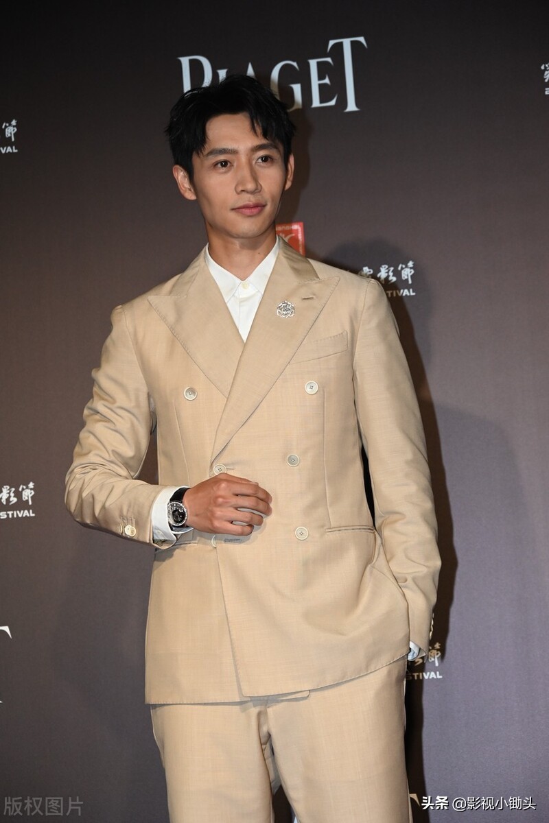 家是房地产大亨上官瑞谦家是旅游业大亨叶烁家是互联网大亨但有意思