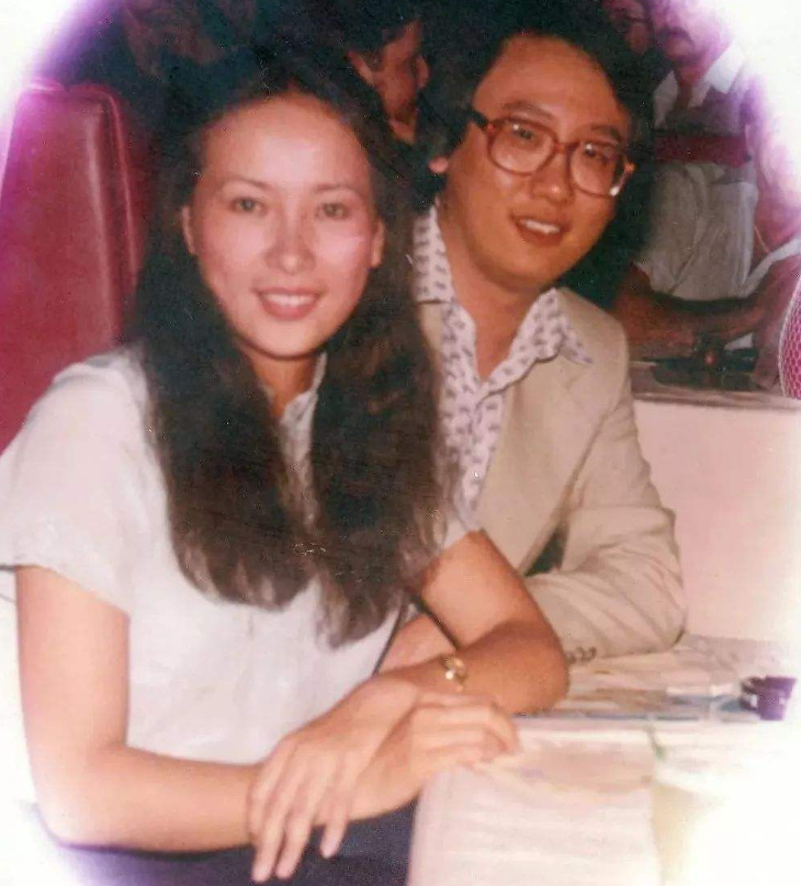 香港两位“单身”女富豪，1个身家200多亿，1个在上海有百套房子