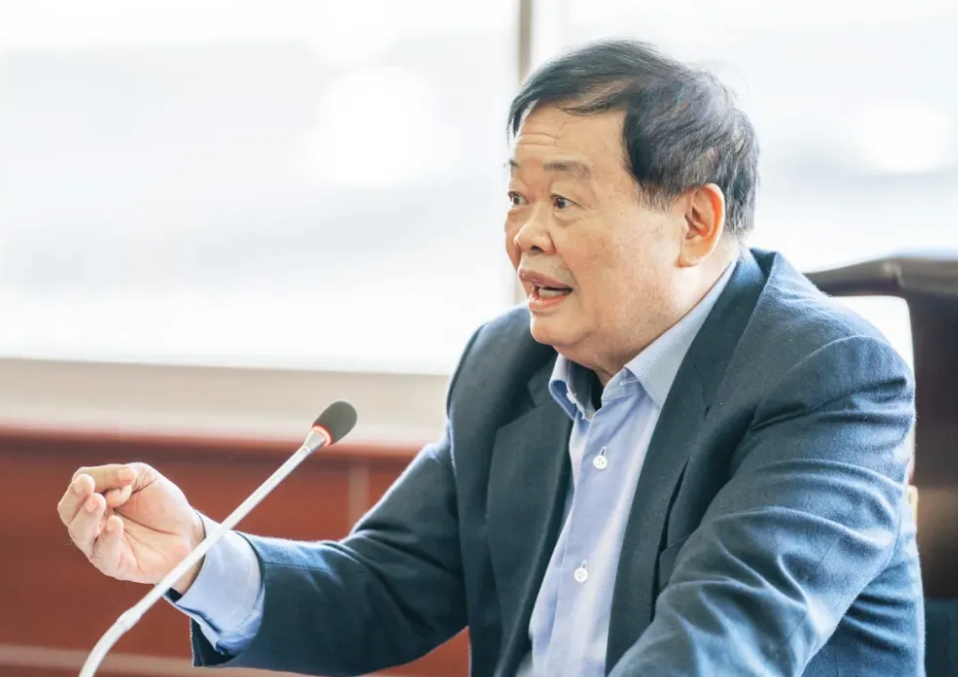 曹德旺:本是无学历无背景的少年,后捐款120亿成"中国首善"
